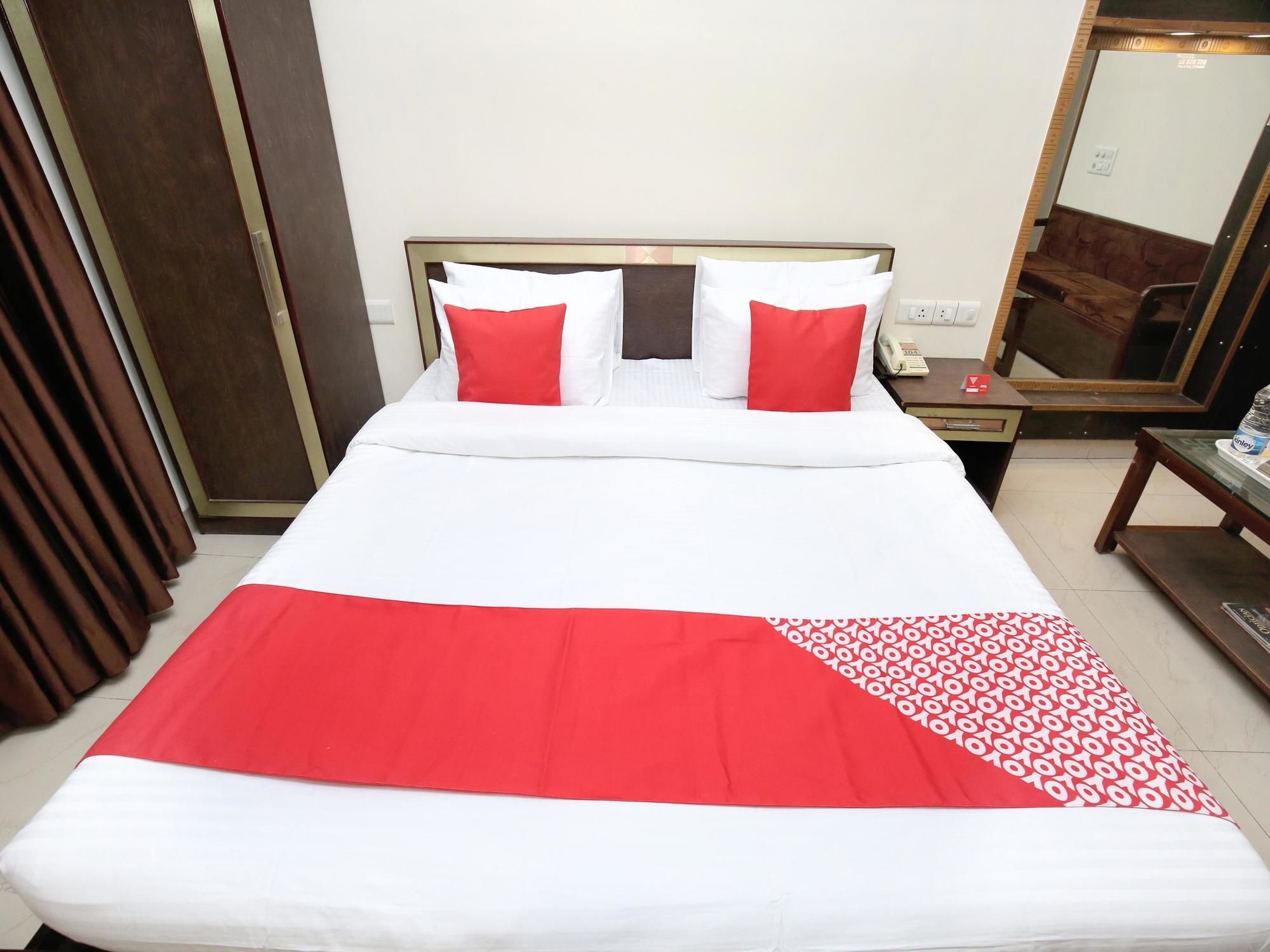 Hotel O Le Bon Ton Ludhiana Zewnętrze zdjęcie
