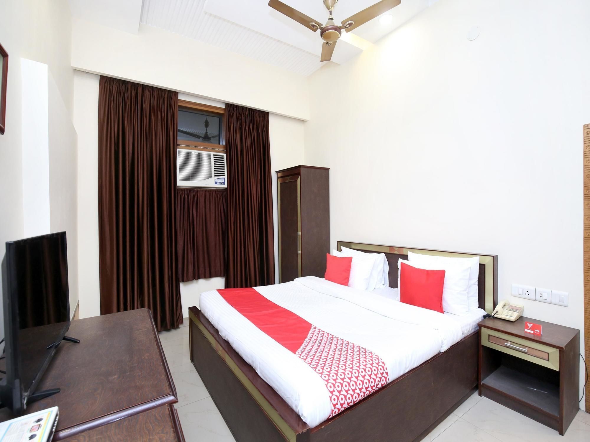 Hotel O Le Bon Ton Ludhiana Zewnętrze zdjęcie